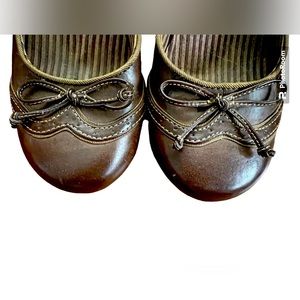 Cute Mudd heels with bow Oxford tip